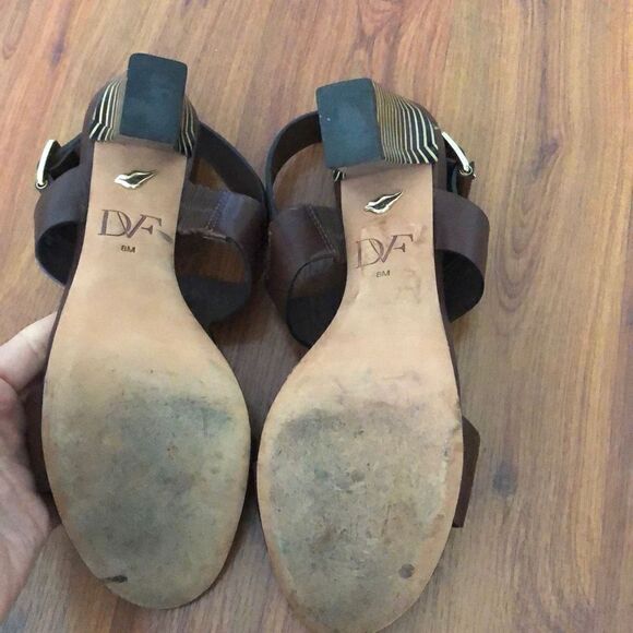 Diane von Furstenberg Leather chunky heel sandals with gold hardware 8 - Picture 3 of 5